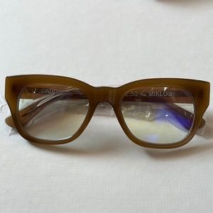 BNIB Caddies Miklos progressive readers 1.50 lens power in color “hey”.